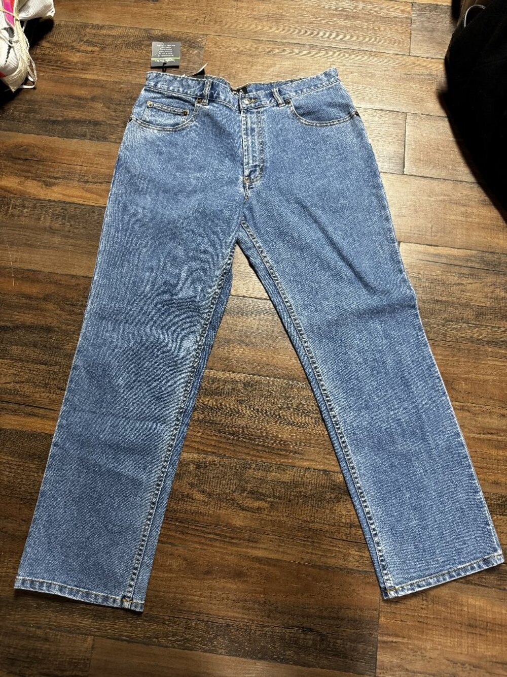 NWT Jos A Bank Traveler Denim Jeans 34x30 Tailored Fit Medium Wash